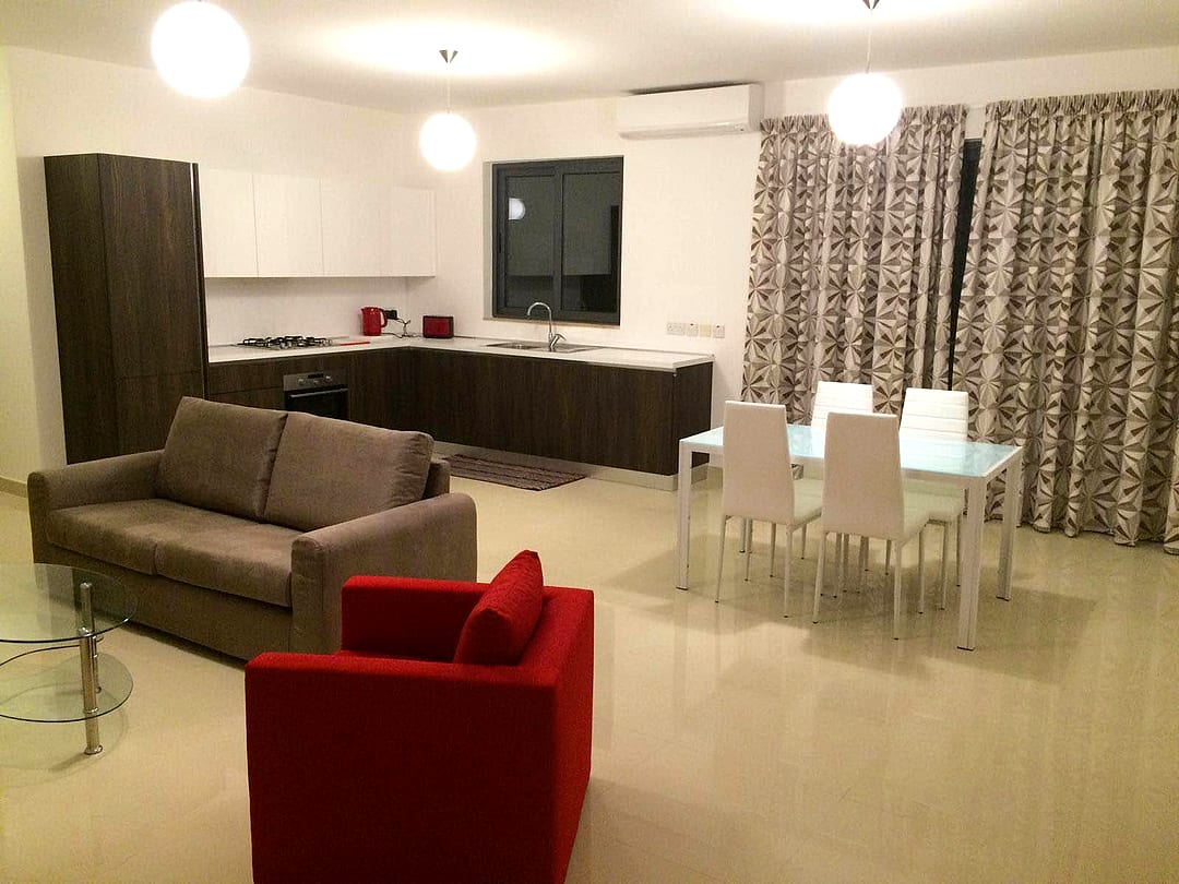 Apartment in Gzira - 3 beds, 2 baths — 2