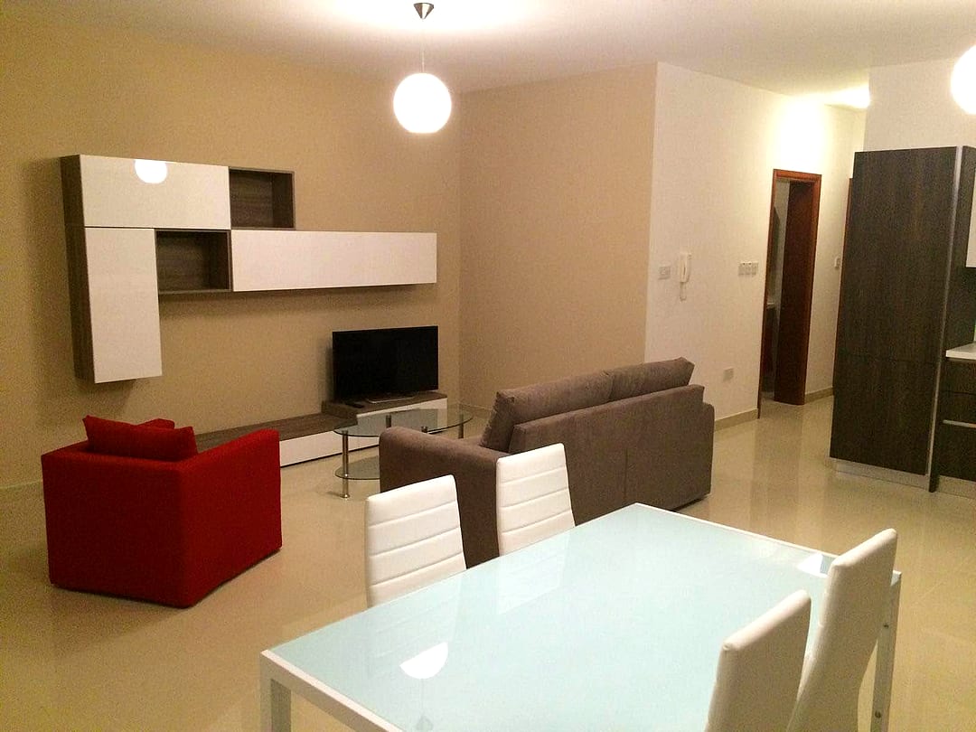 Apartment in Gzira - 3 beds, 2 baths — 1