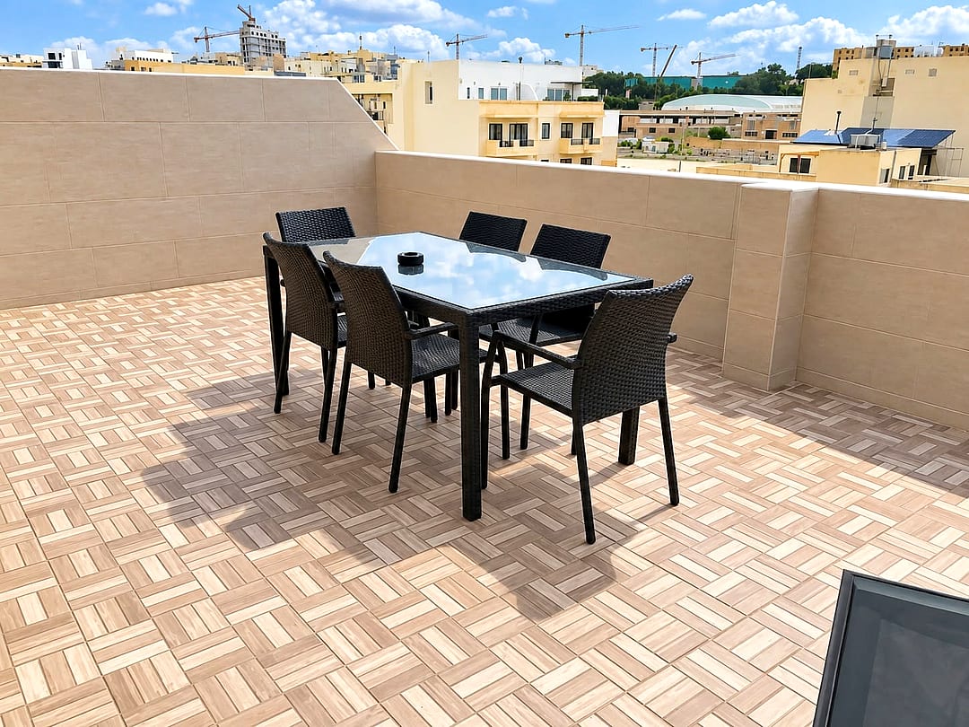 Penthouse in Gzira - 3 beds, 2 baths — 1
