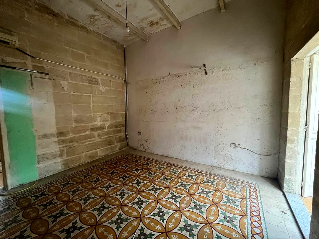 Townhouse in Tarxien - 2 beds, 1 bath — 4
