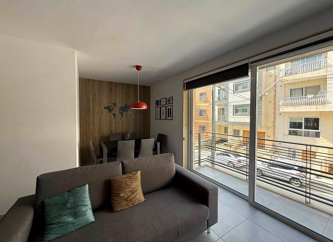 Apartment in Swieqi - 3 beds, 2 baths — 1