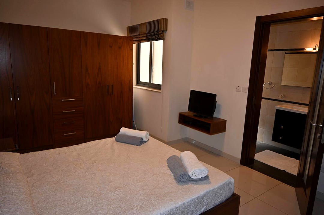 Apartment in Bugibba - 3 beds, 2 baths — 4