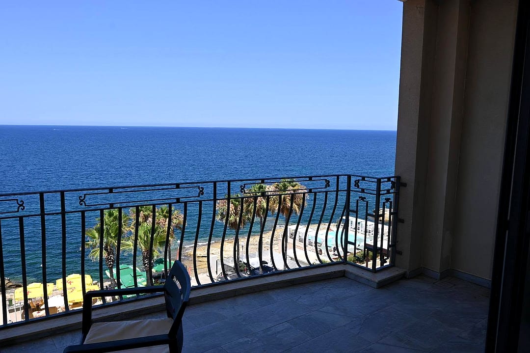 Apartment in Bugibba - 3 beds, 2 baths — 1