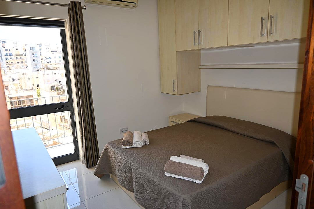 Apartment in Bugibba - 3 beds, 2 baths — 5
