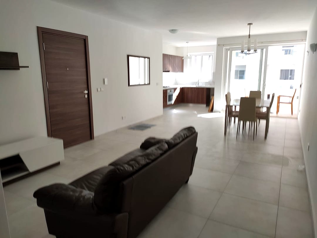 Apartment in Qawra - 3 beds, 2 baths — 2