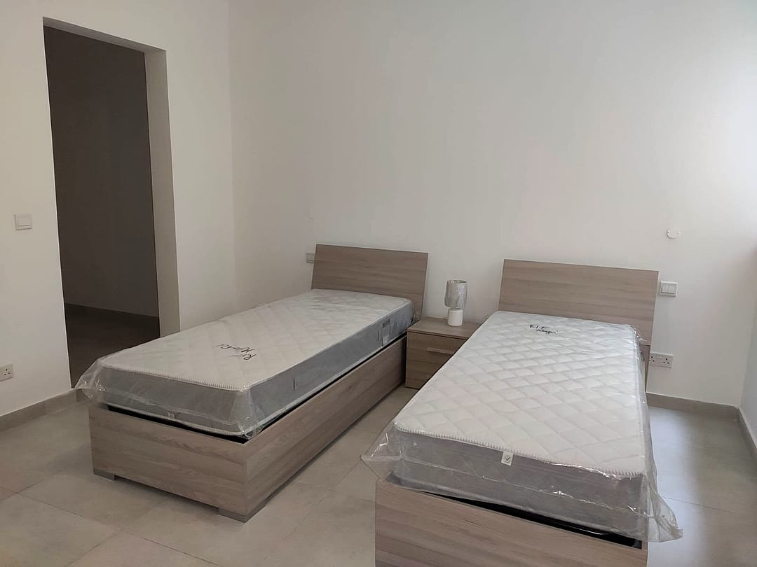 Apartment in Qawra - 3 beds, 2 baths — 5