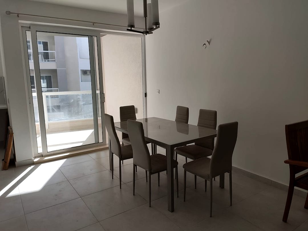 Apartment in Qawra - 3 beds, 2 baths — 3