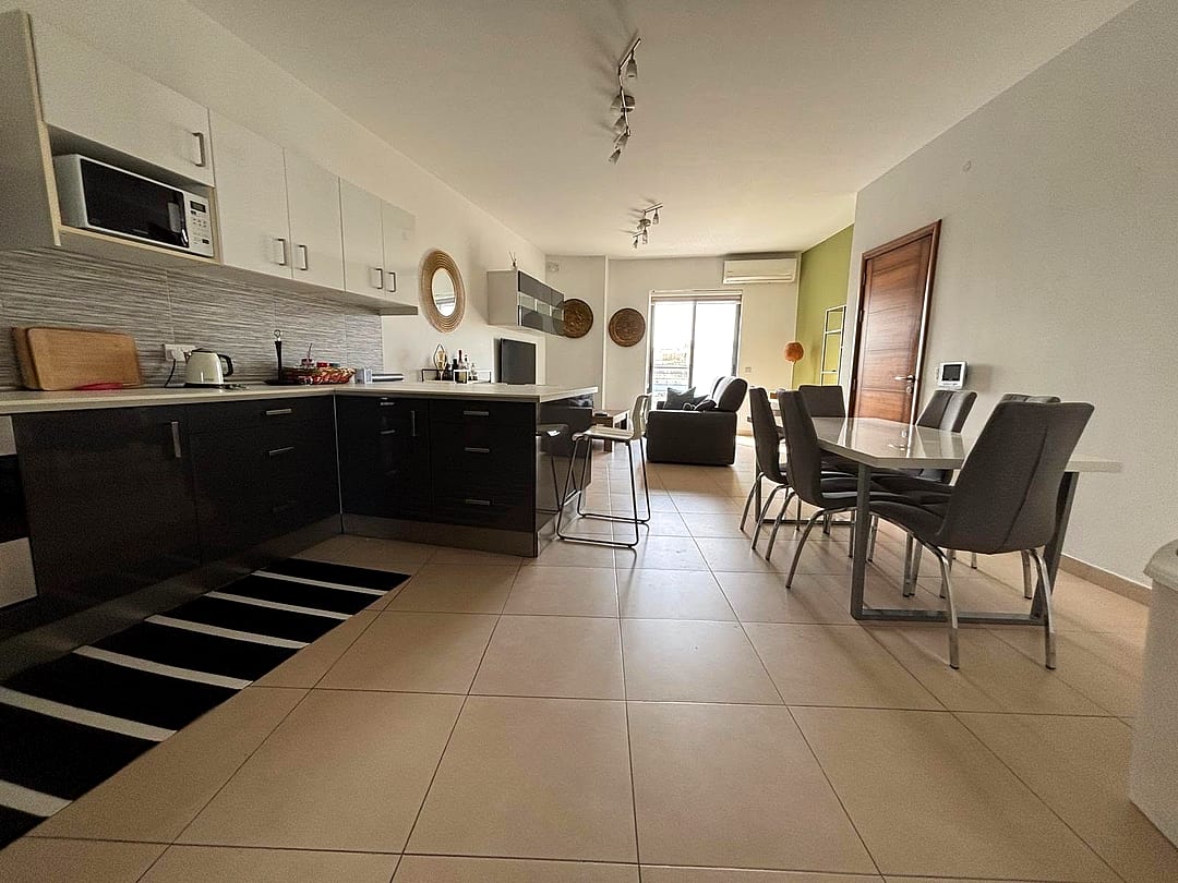 Room in Balzan — 5