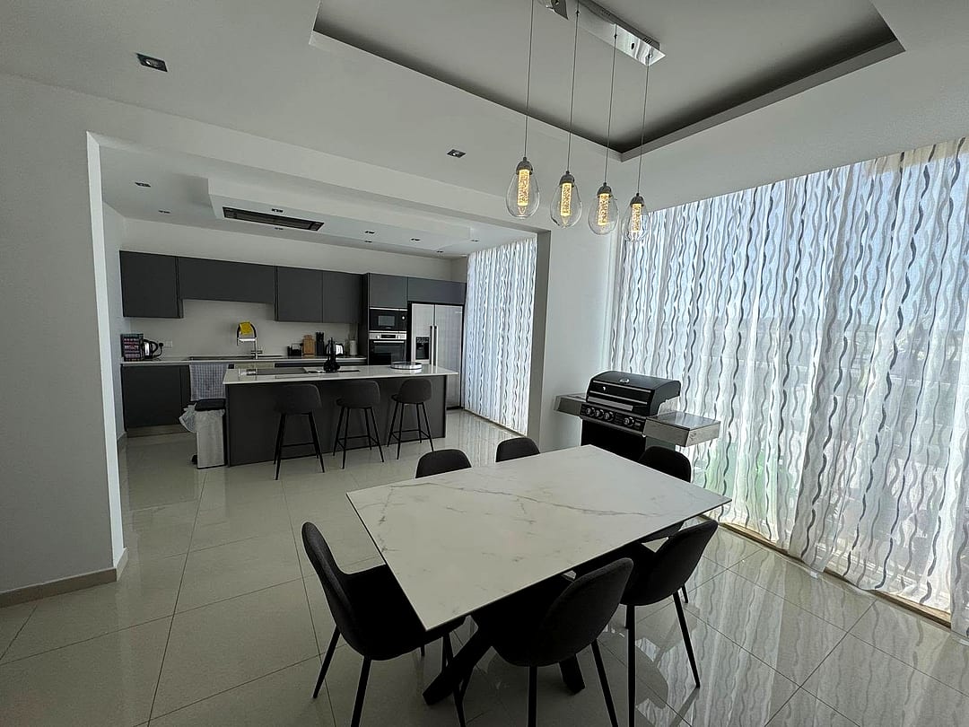 Penthouse in Mosta - 3 beds, 3 baths — 1