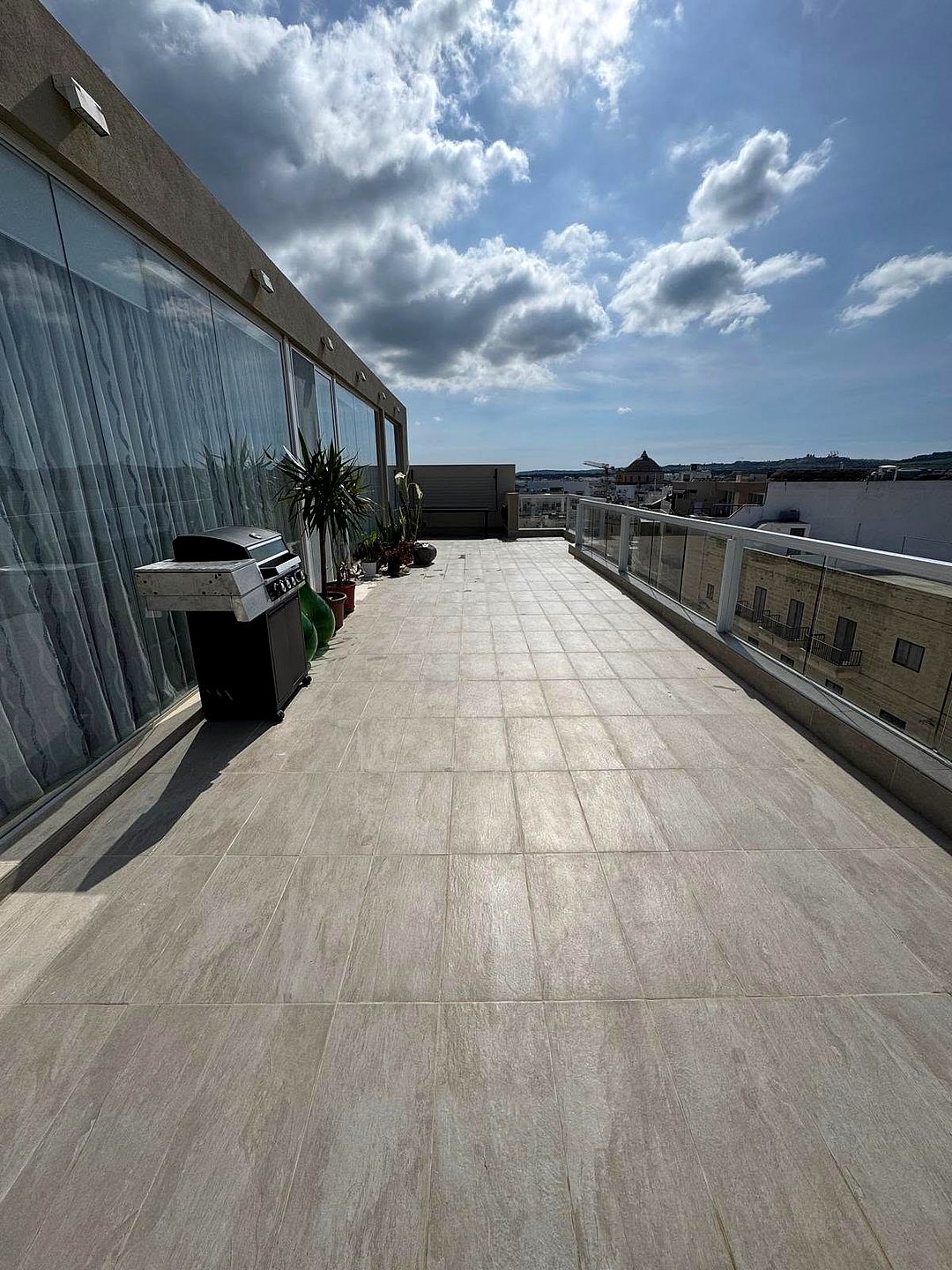 Penthouse in Mosta - 3 beds, 3 baths — 3
