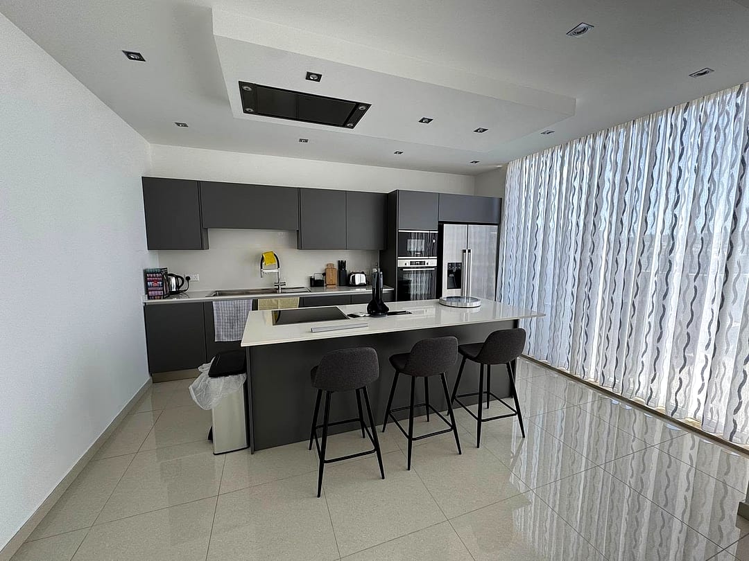 Penthouse in Mosta - 3 beds, 3 baths — 4