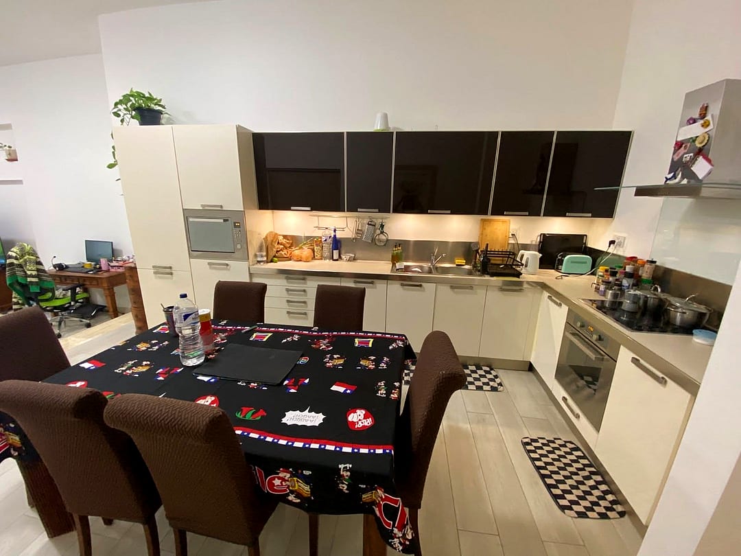Apartment in Gzira - 3 beds, 2 baths — 2