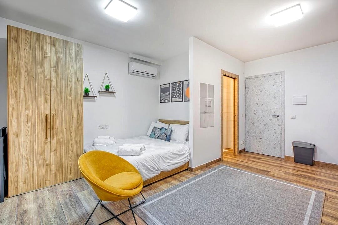 Comfortable furnished studio with balcony in Pietà — 3