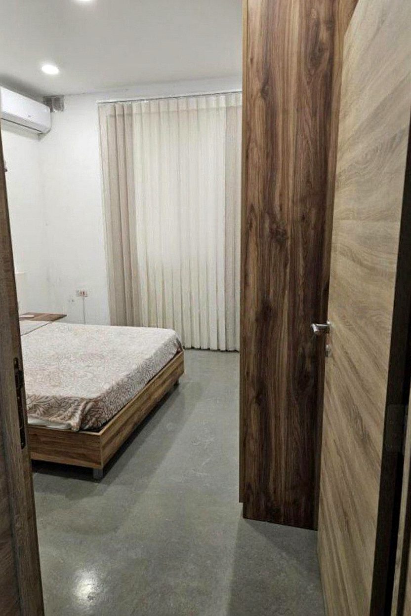 Room available in central Ta' Xbiex flat for female tenant — 1
