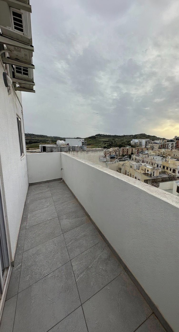 Penthouse in San Pawl il-Baħar - 2 beds, 2 baths — 2