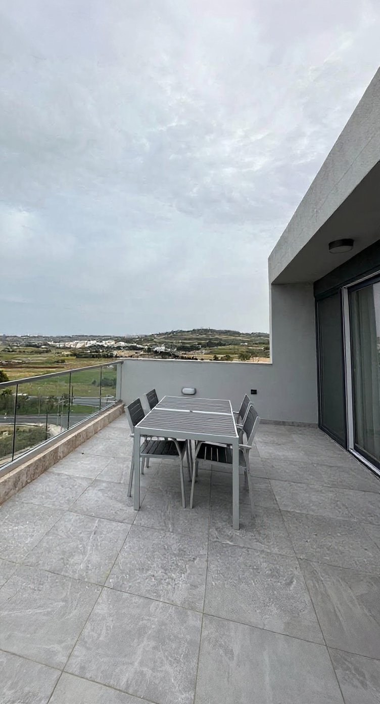 Penthouse in San Pawl il-Baħar - 2 beds, 2 baths — 3