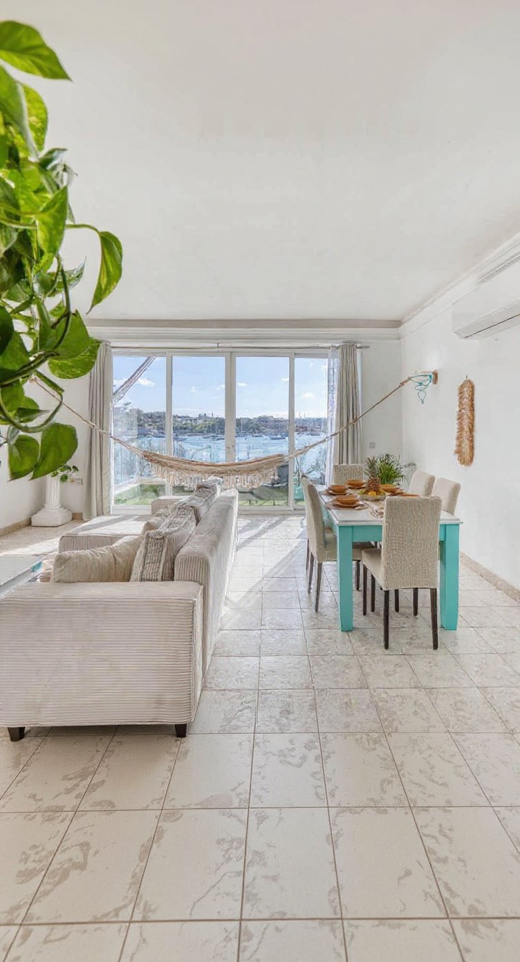 Apartment in Sliema - 3 beds, 2 baths — 3