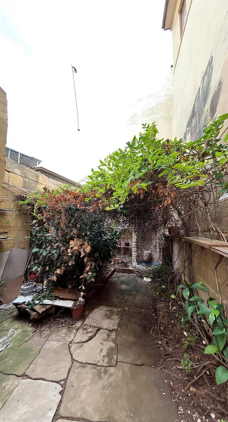Townhouse in Tarxien - 2 beds — 2