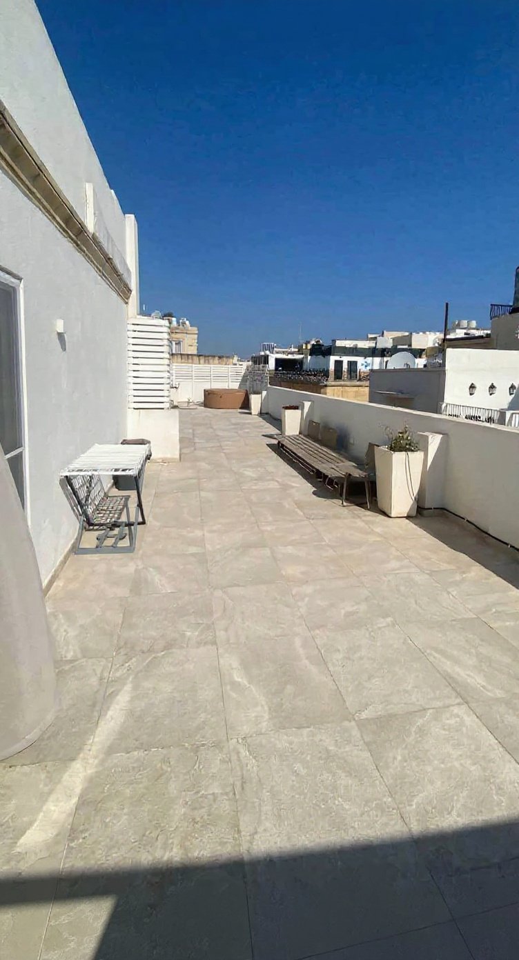 Penthouse in Sliema - 2 beds, 2 baths — 1