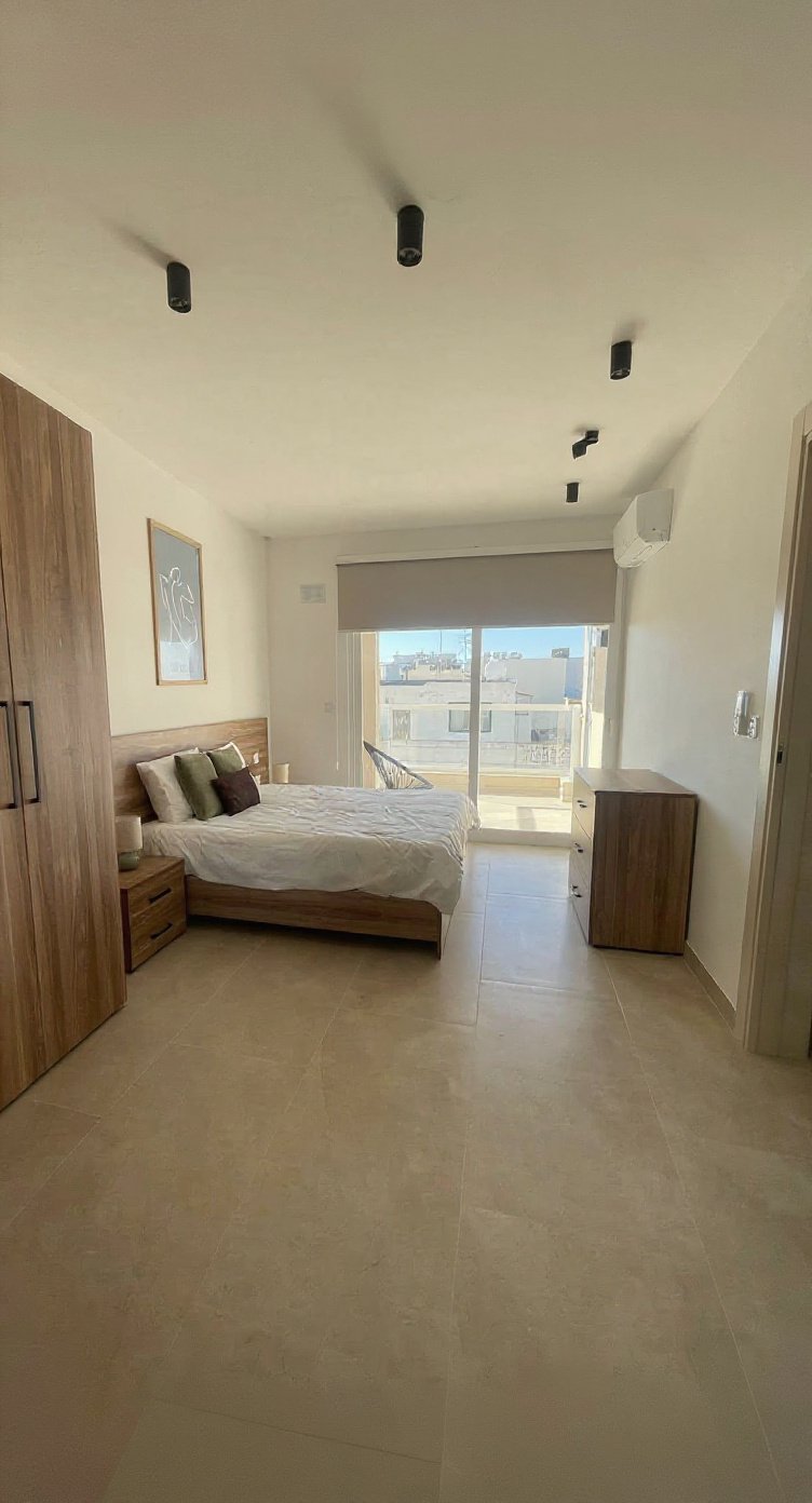 Apartment in Mosta - 3 beds, 2 baths — 5