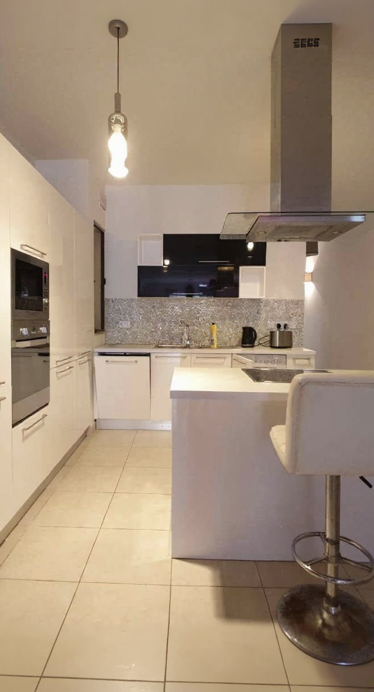 Apartment in Sliema - 3 beds, 2 baths — 4