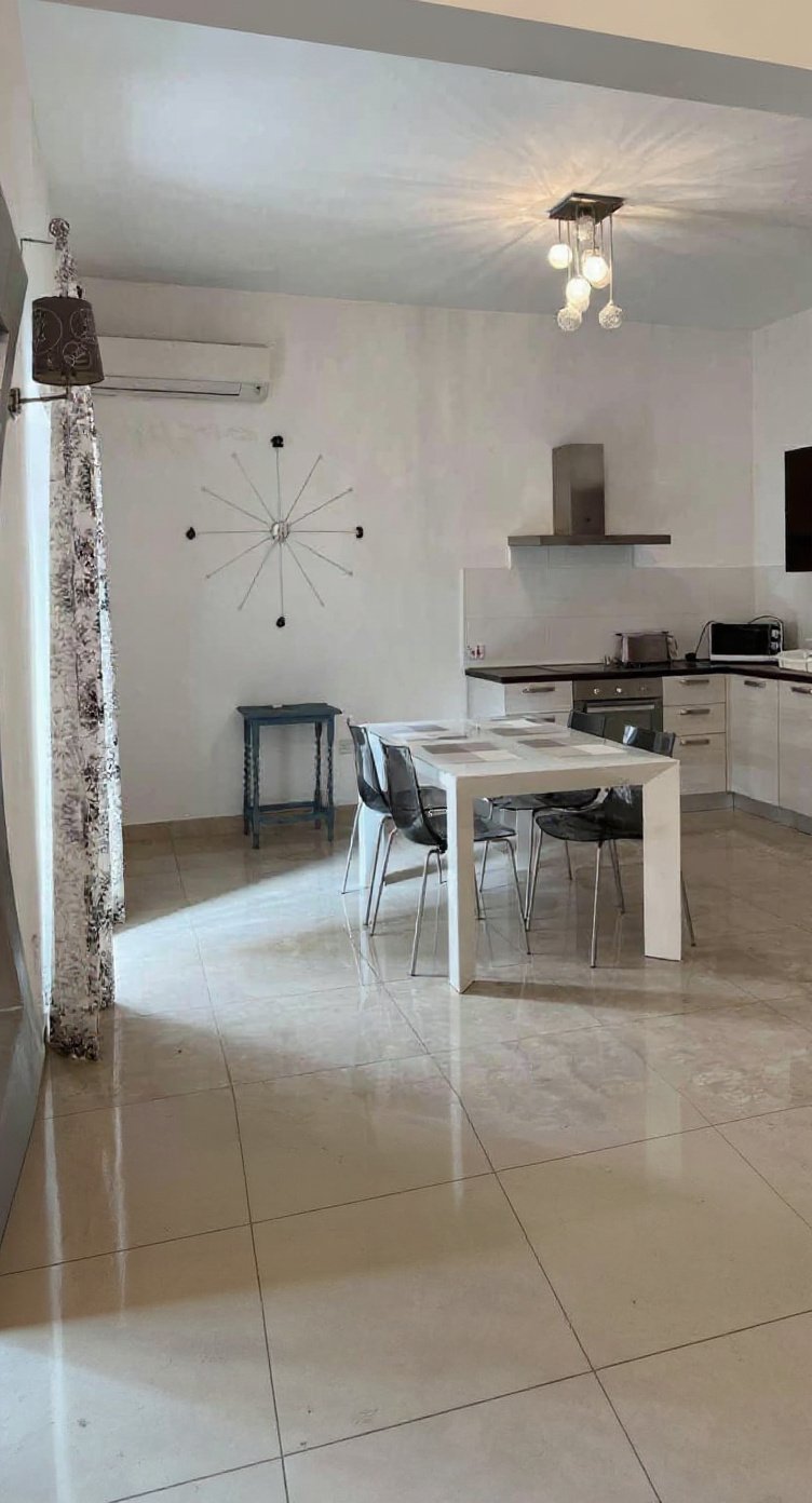 Apartment in Sliema - 2 beds, 2 baths — 1