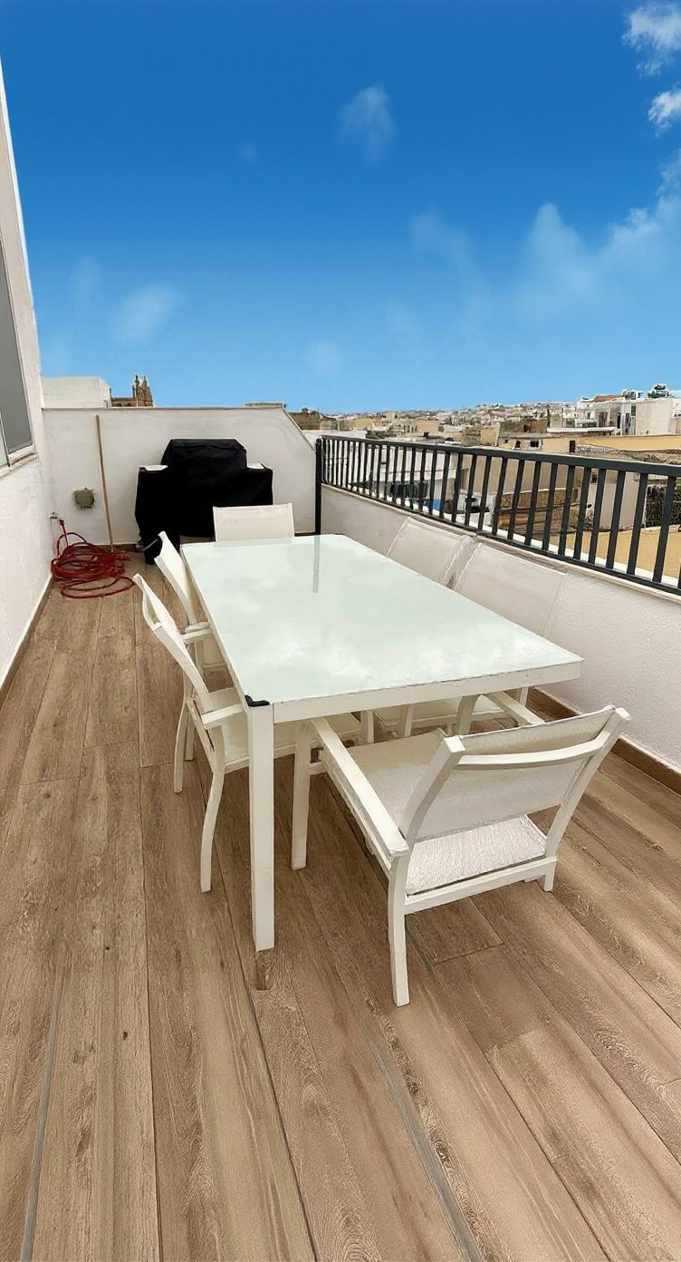 Penthouse in Birkirkara - 3 beds, 2 baths — 1