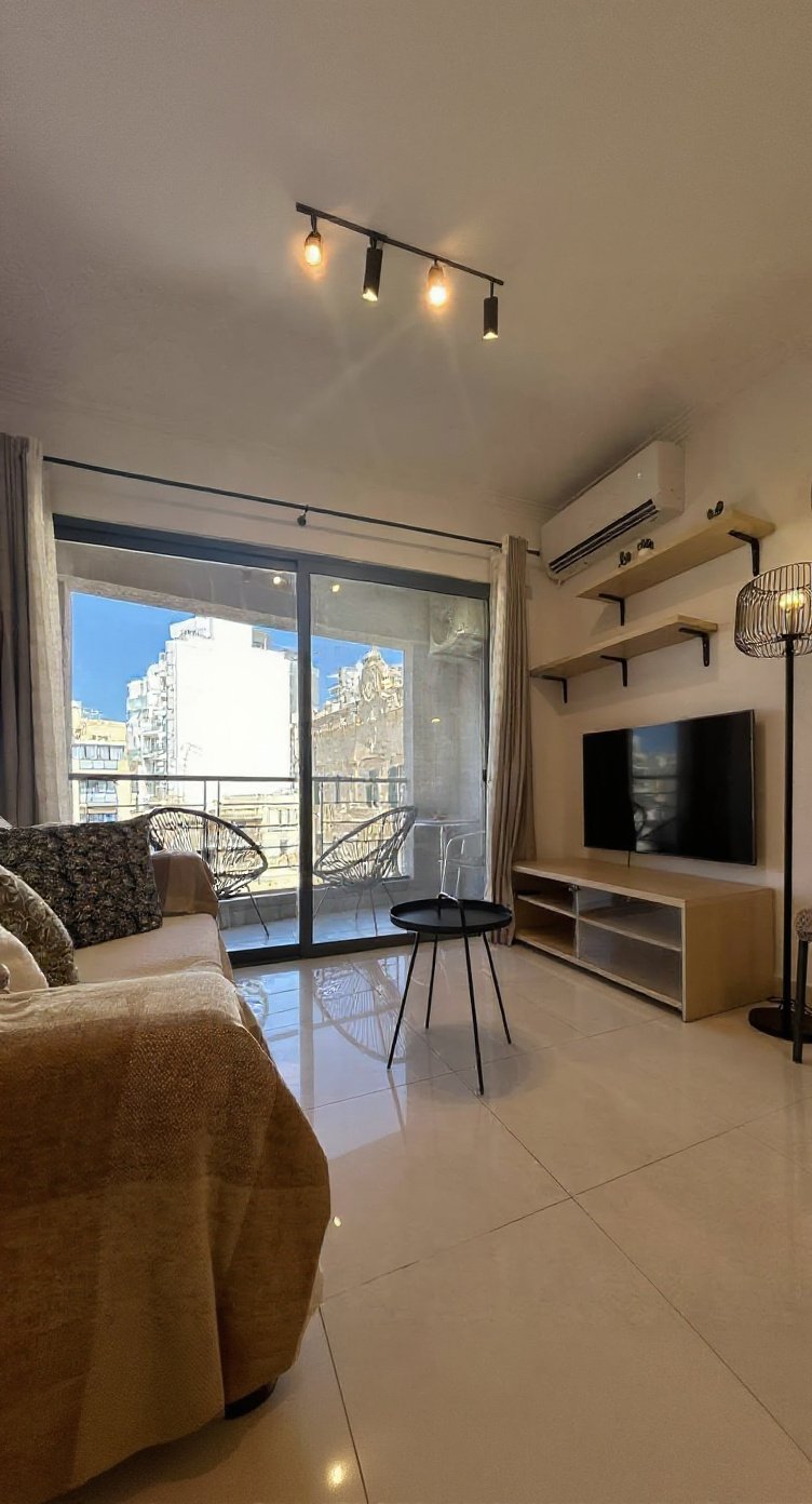 Apartment in St Julian's - 3 beds, 2 baths — 4