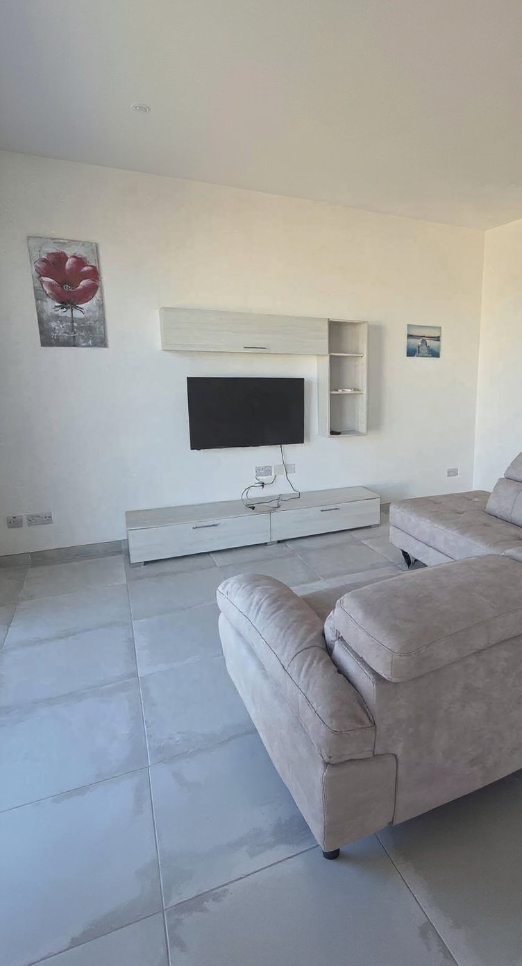Apartment in Xaghra - 3 beds, 2 baths — 1