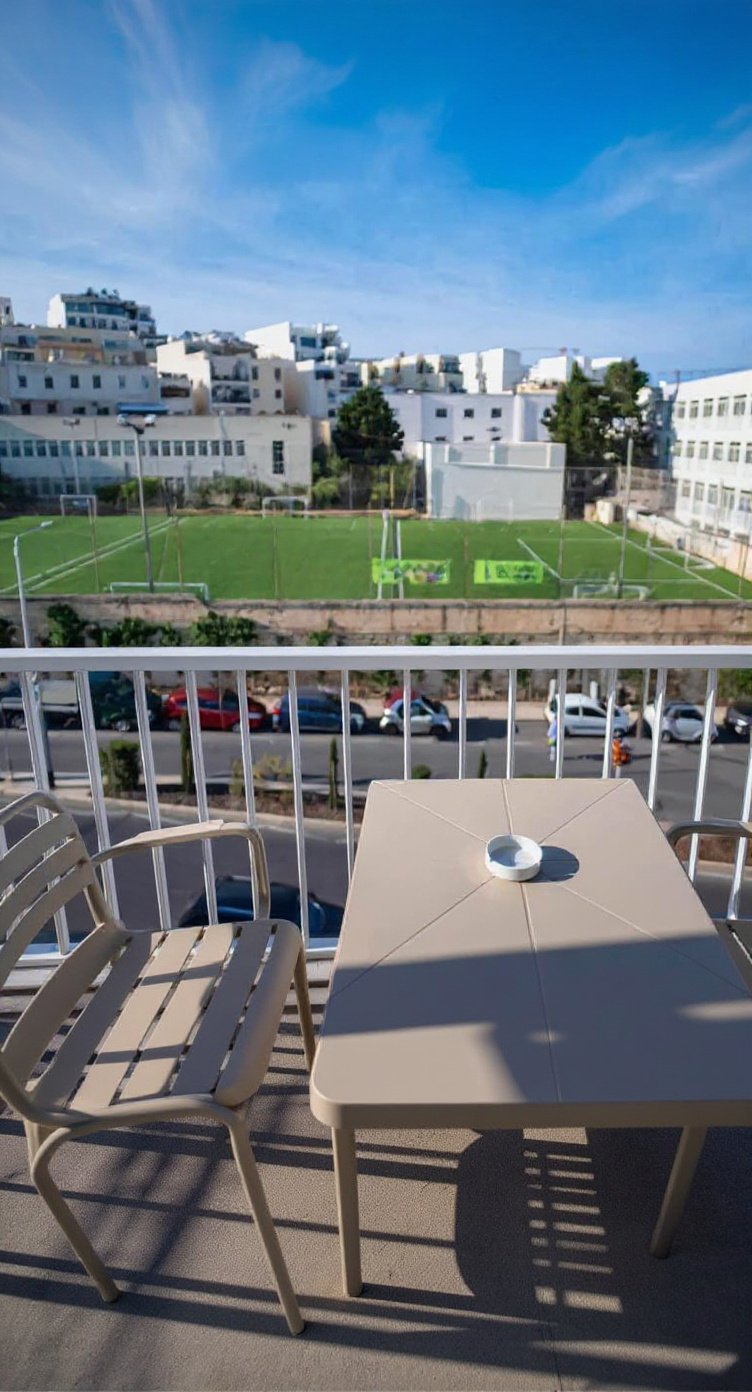 Apartment in Gzira - 3 beds, 2 baths — 1