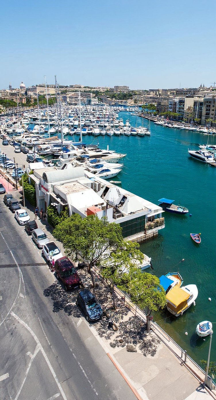 Modern One-Bedroom Apartment with Marina Views in Ta’ Xbiex — 1