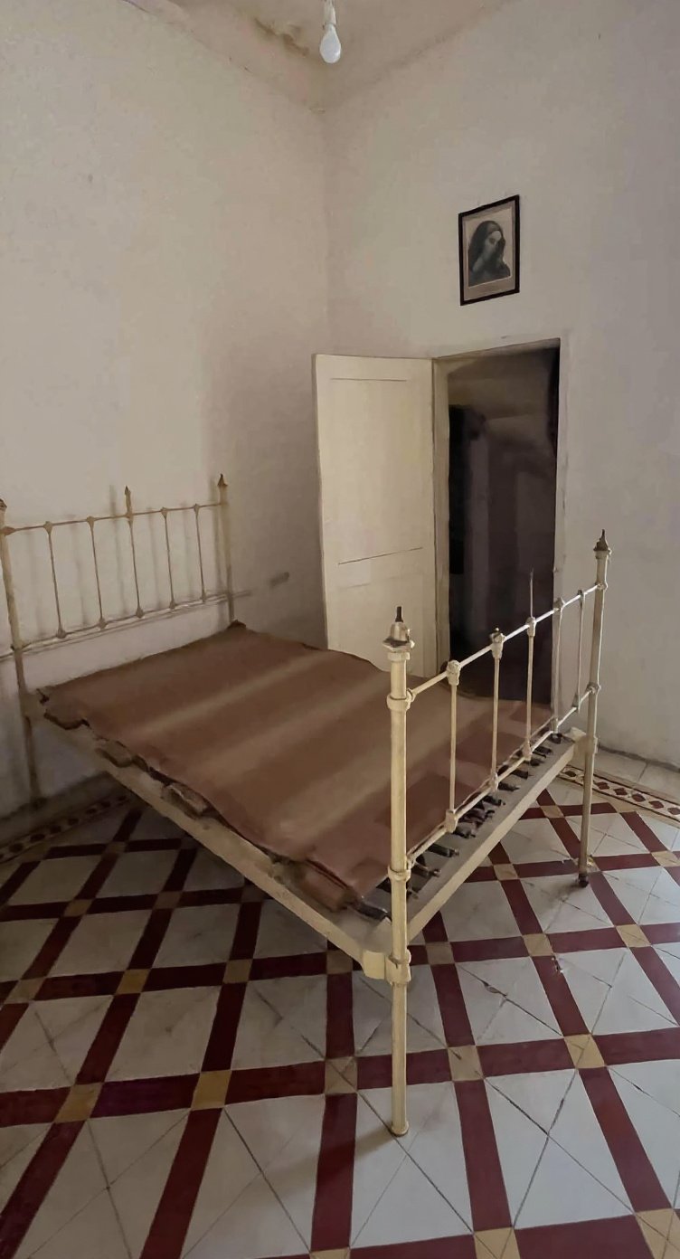 Townhouse in Tarxien - 2 beds — 5
