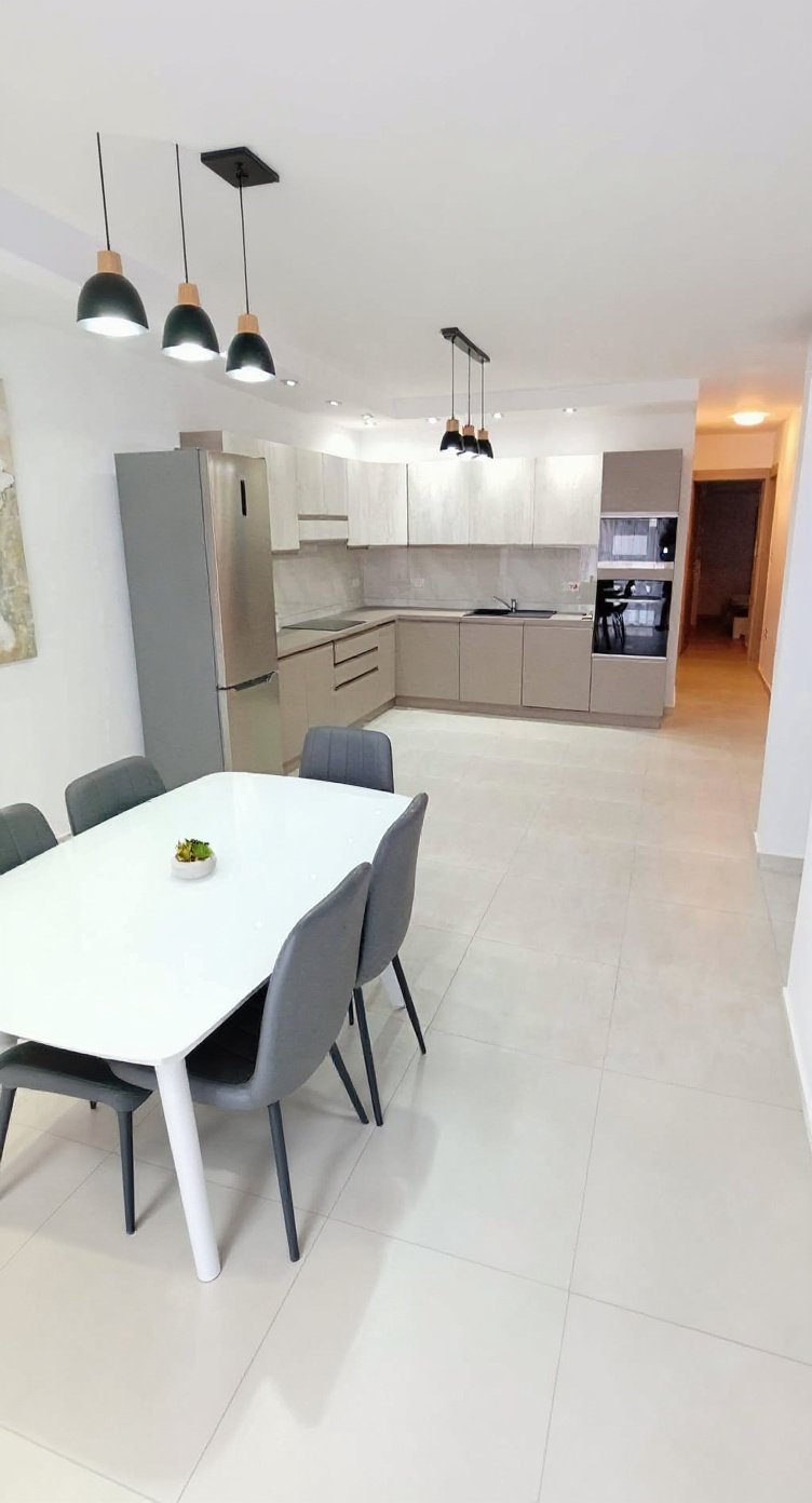 Apartment in Gzira - 3 beds, 2 baths — 1