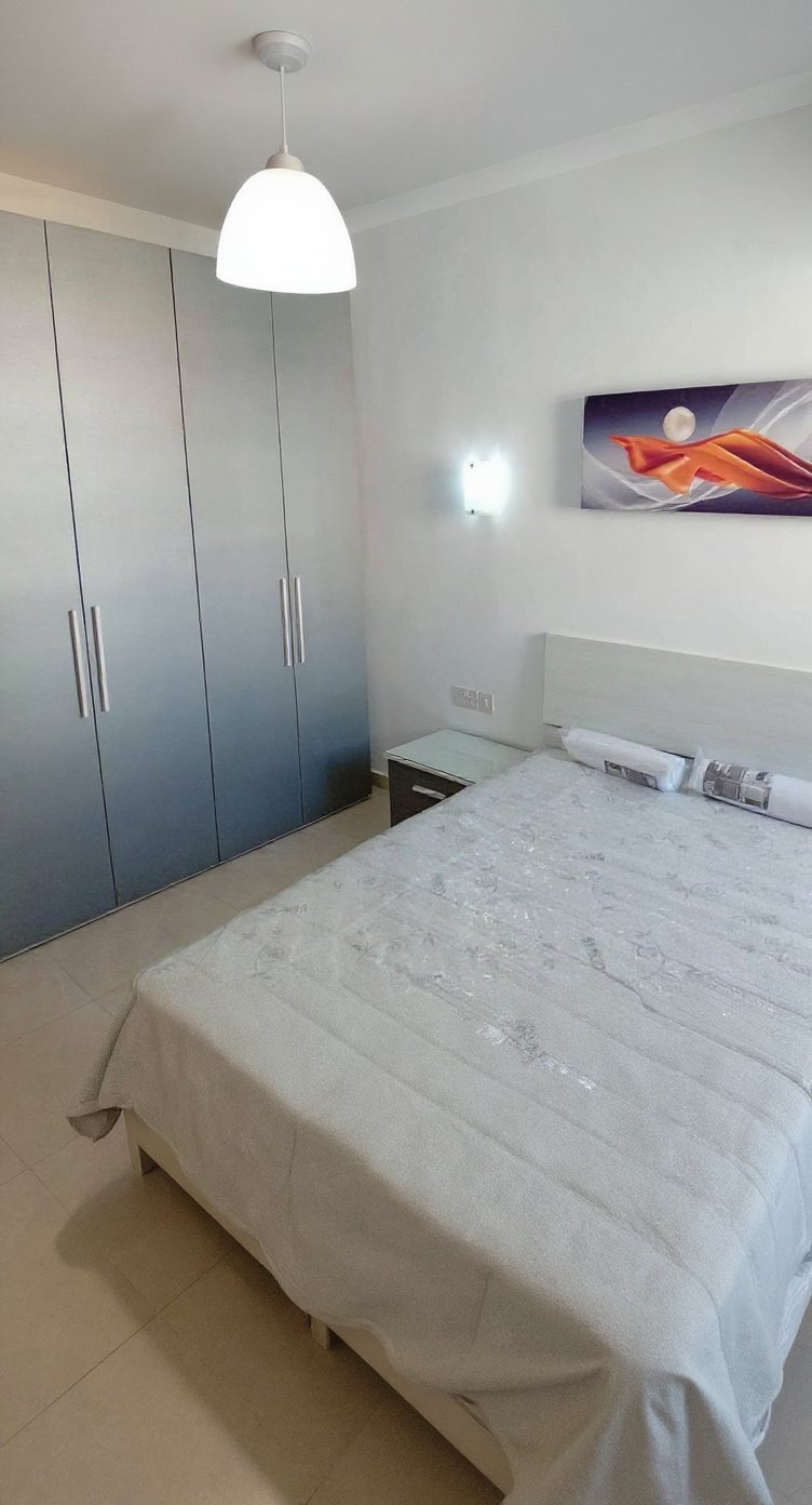 Apartment in Gzira - 3 beds, 2 baths — 4