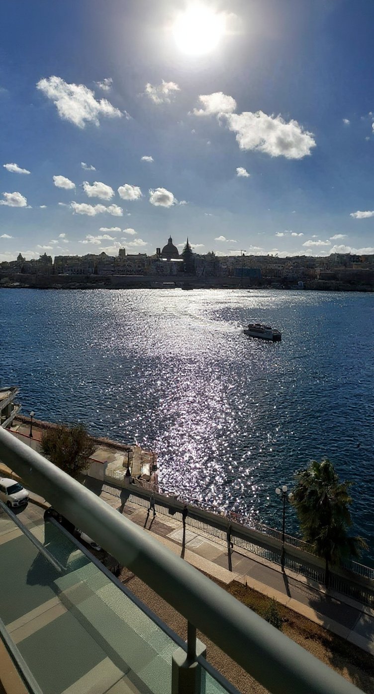 Apartment in Sliema - 2 beds, 2 baths — 2