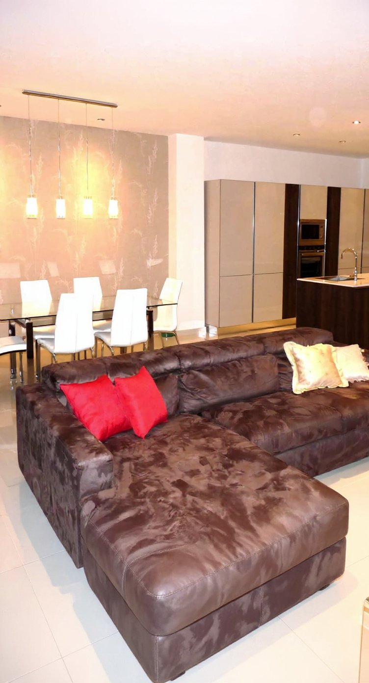 Apartment in St Julian's - 3 beds, 2 baths — 2
