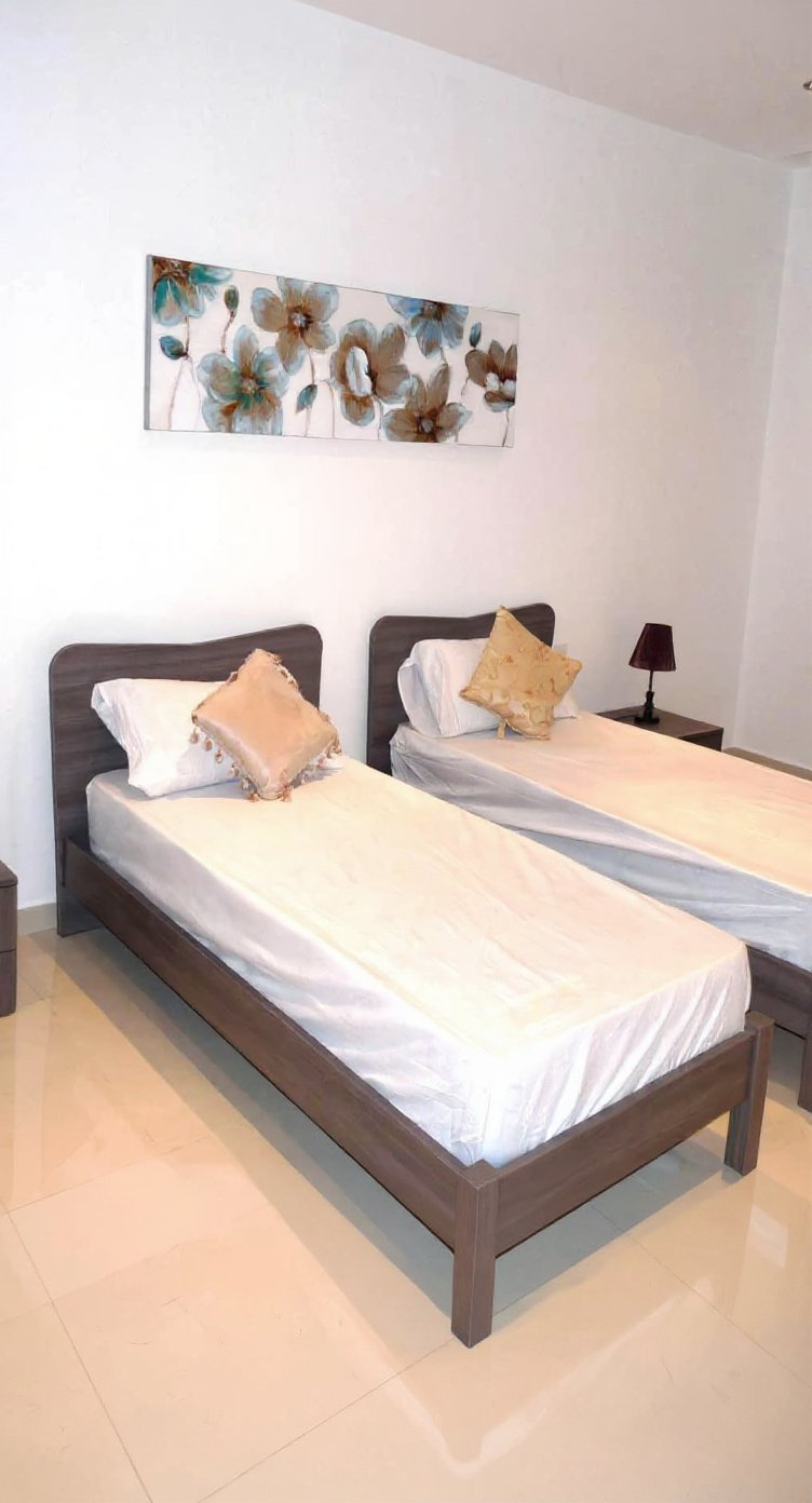 Apartment in St Julian's - 3 beds, 2 baths — 4