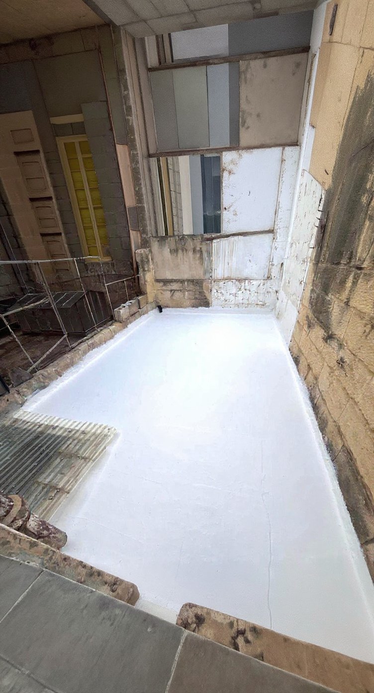 Townhouse in Tarxien - 2 beds — 3