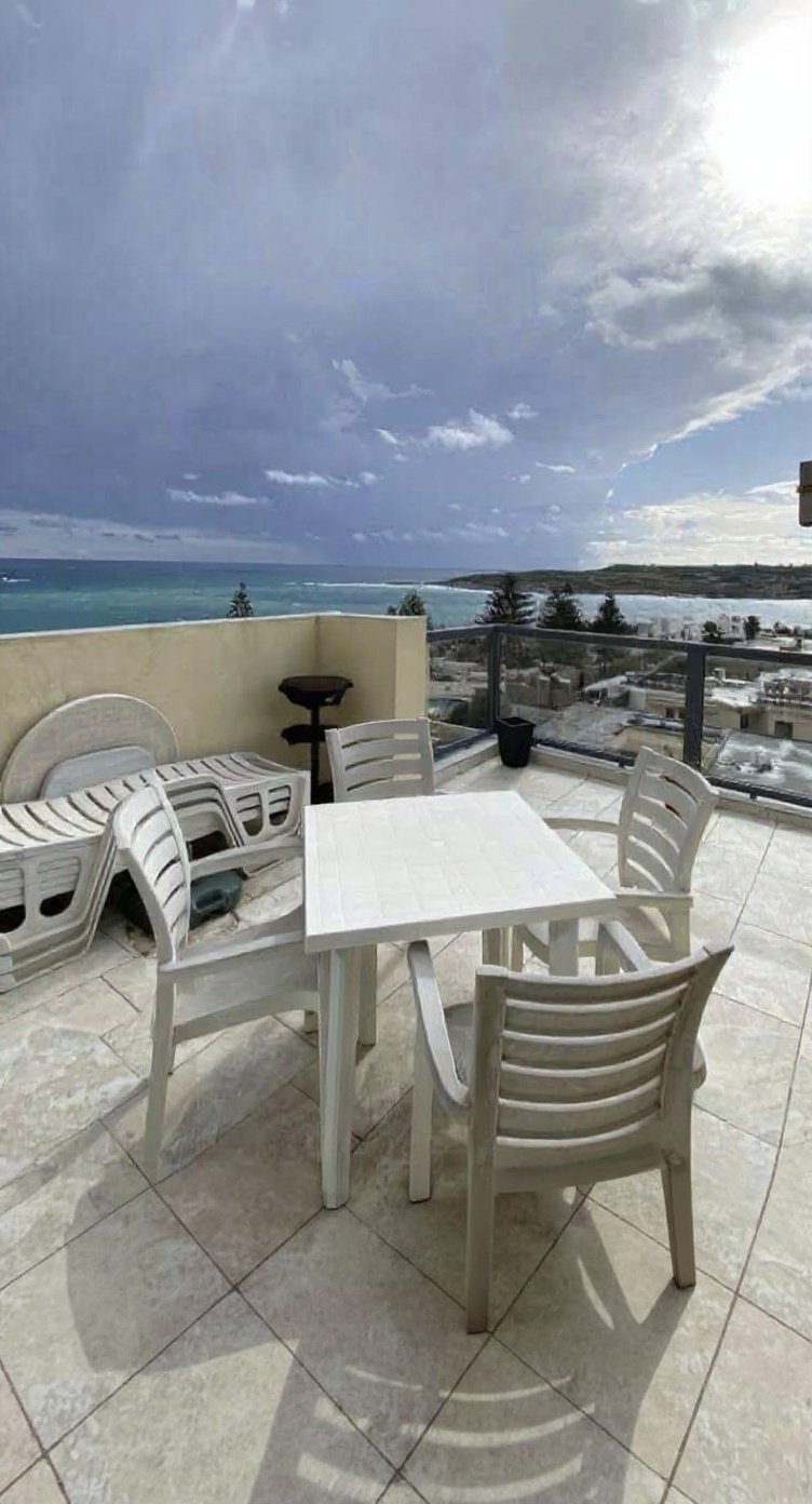 Penthouse in Marsaskala - 2 beds, 2 baths — 5