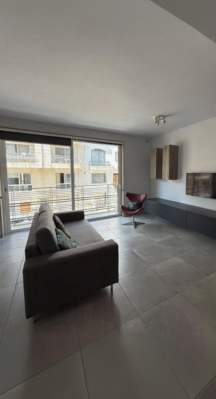 Apartment in Swieqi - 3 beds, 2 baths — 1
