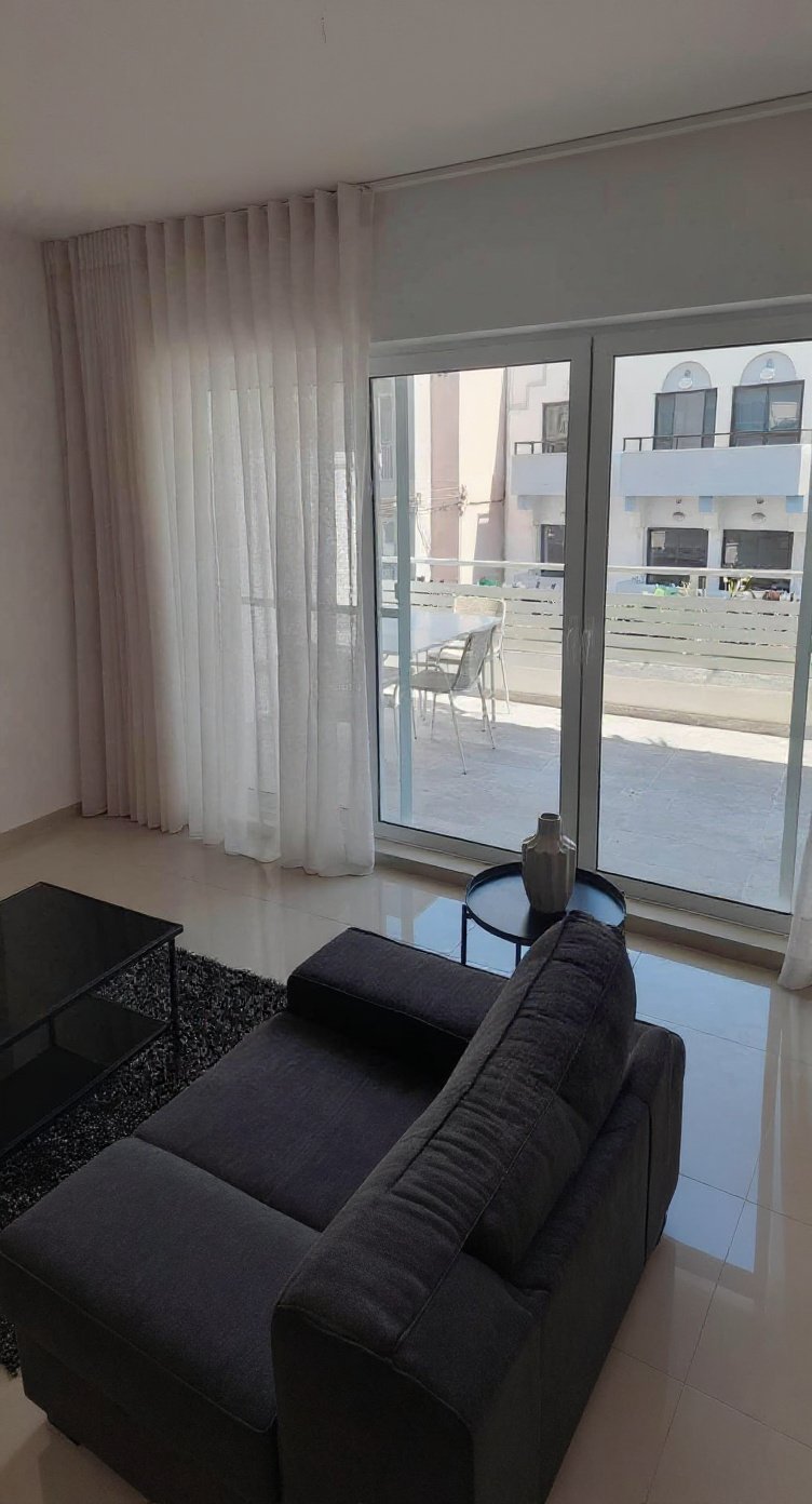 Apartment in St Julian's - 2 beds, 2 baths — 2
