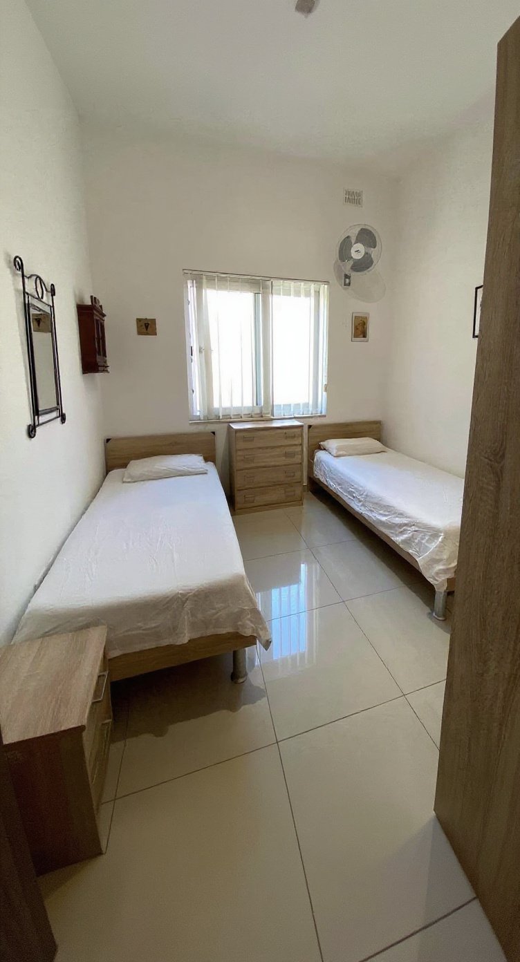 Apartment in St Julian's - 3 beds, 2 baths — 5