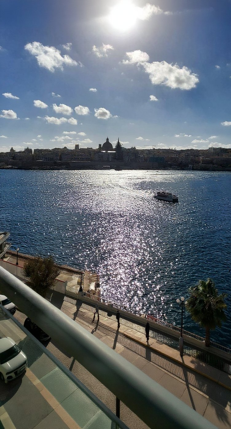 Apartment in Sliema - 2 beds, 2 baths — 2