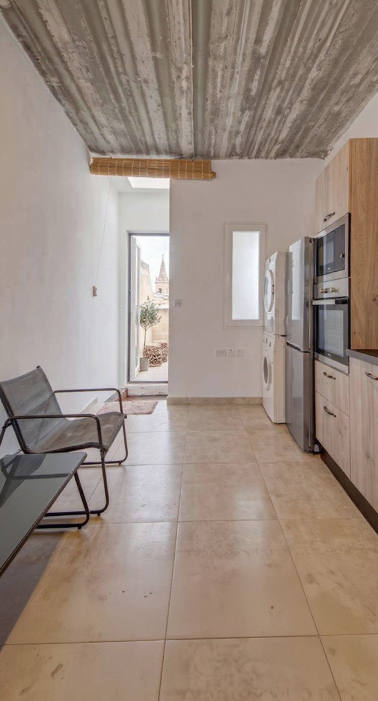 Townhouse in Sliema - 5 beds, 4 baths — 5