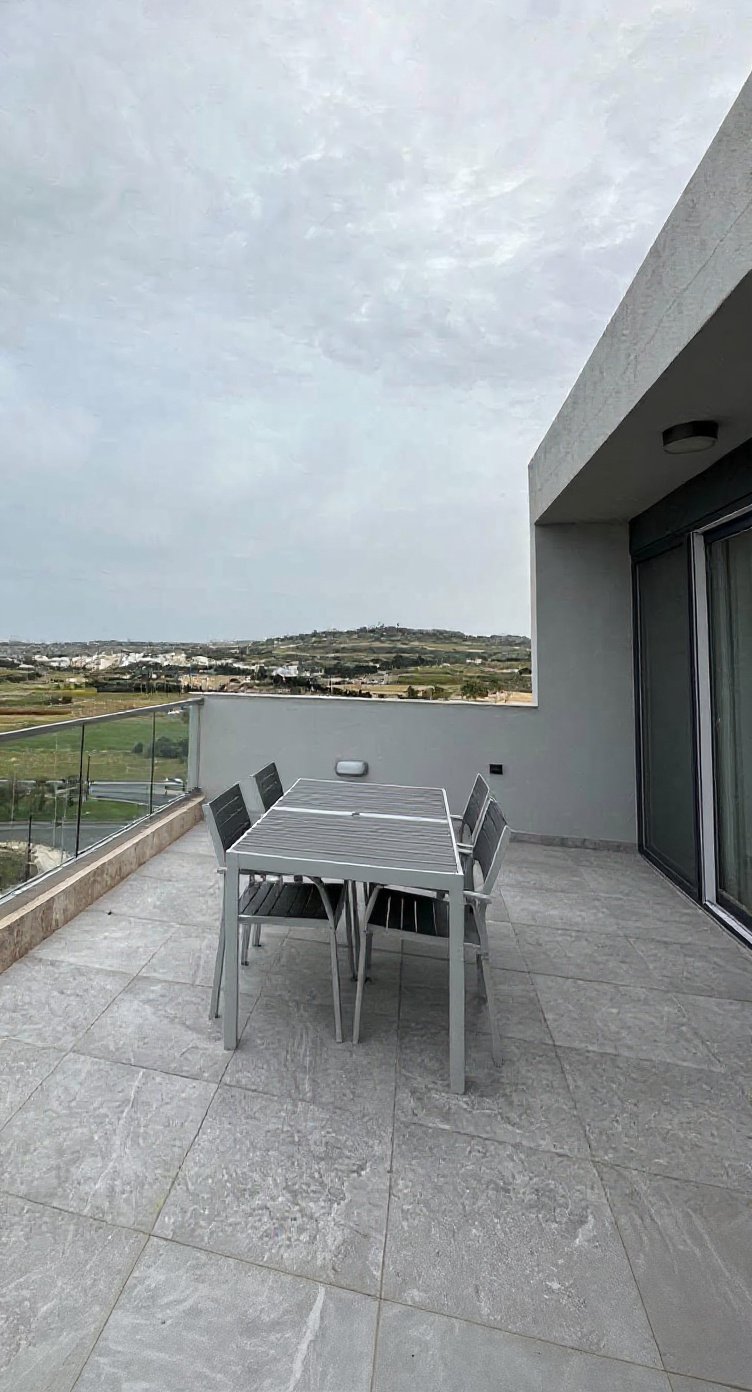 Penthouse in San Pawl il-Baħar - 2 beds, 2 baths — 1