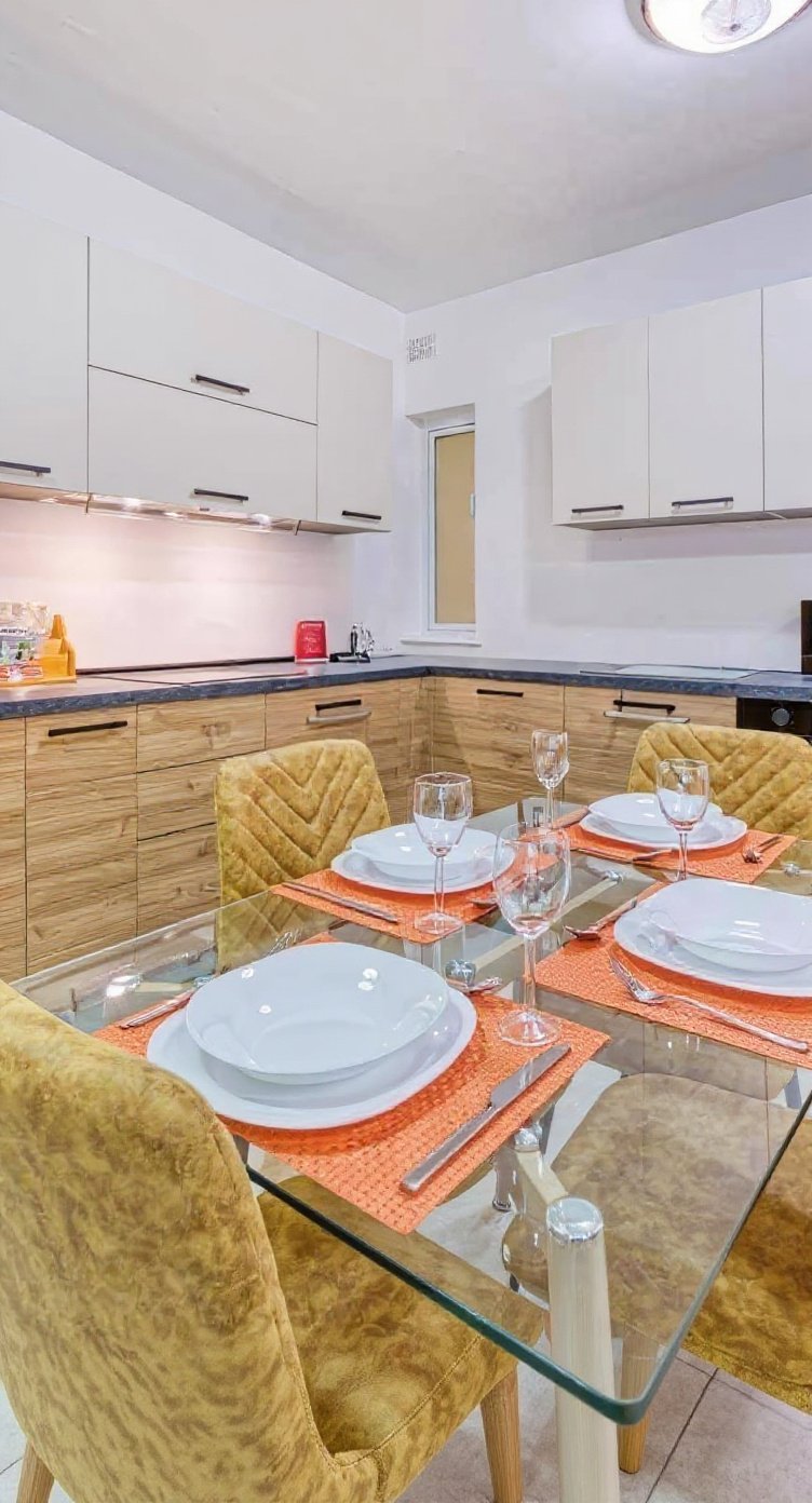 Maisonette in Pembroke - 2 beds, 2 baths — 4